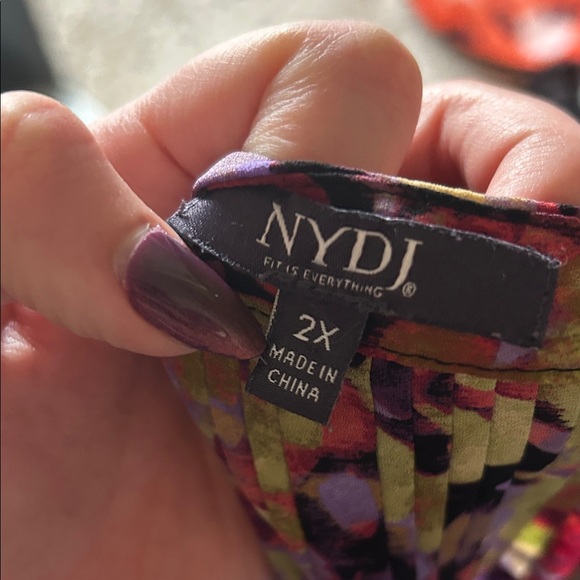 NYDJ Elegant Floral Women's Blouse - Picture 6 of 7